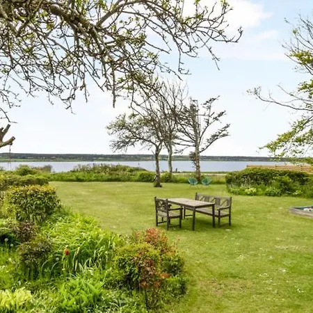 Lakehouse *