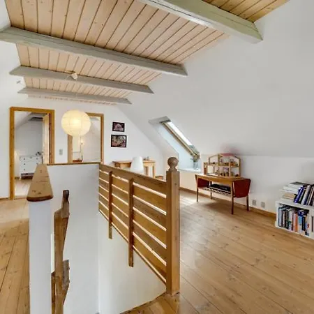 Δωμάτια σε οικογενειακή κατοικία Lakehouse